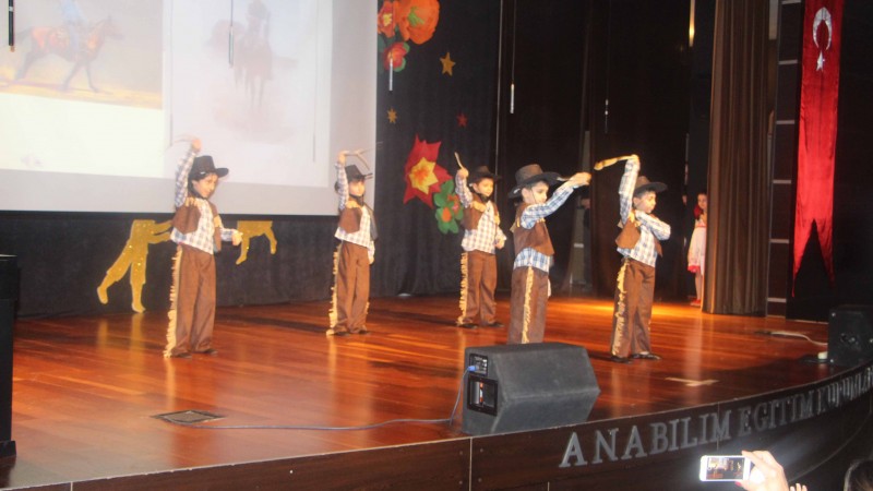 23 Nisan Ulusal Egemenlik ve Çocuk Bayramı'nı muhteşem törenlerle kutladık.