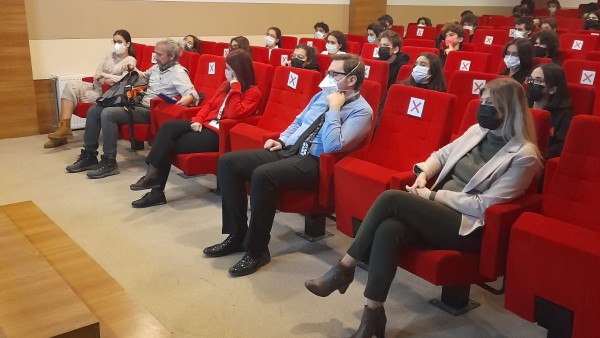 Liseli gençler Prof. Dr. Kırmacı ve  Prof. Dr. Avcı ile seminerde buluştu